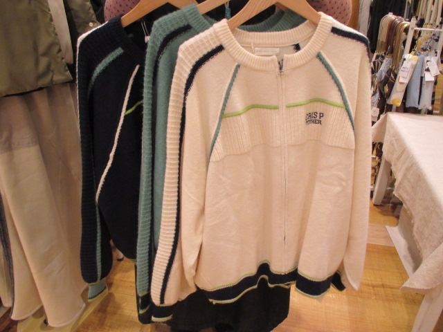 新作　ニットカーディガン