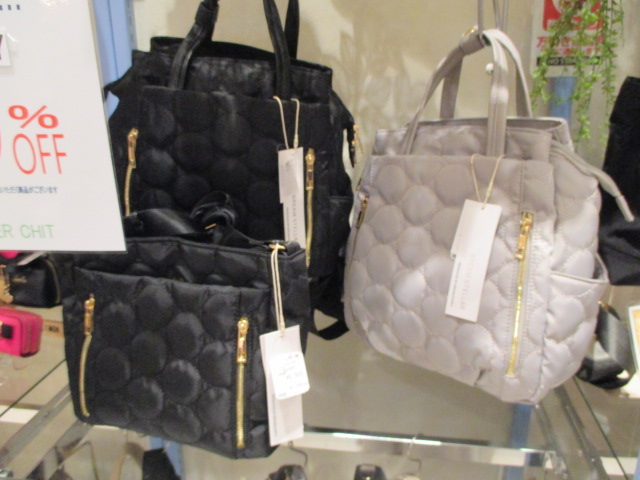 人気ナイロンバッグ☆